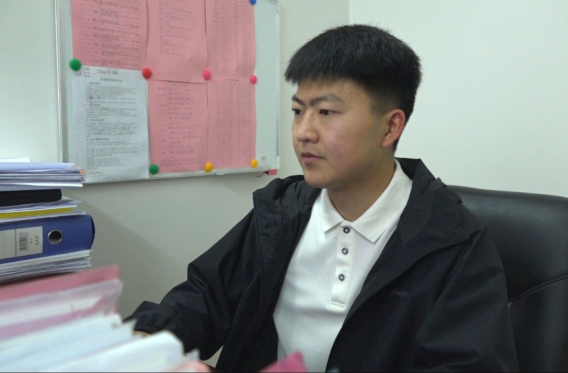 选调生高崇善：把心交给群众  把事做到实处