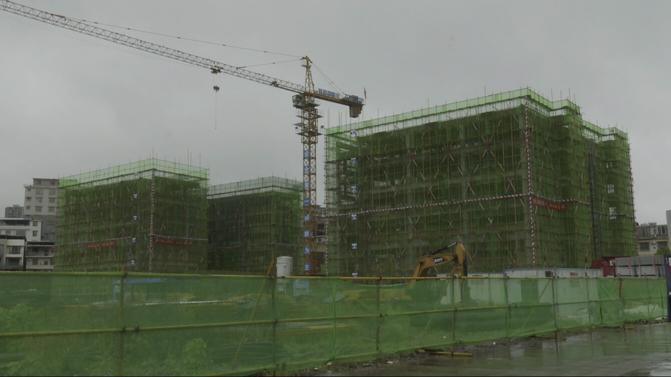 持续深化“六大新行动” 全力实施“开局八好”丨桂阳三中学生宿舍楼项目：雨中攻坚抢进度 本月25日主体封顶
