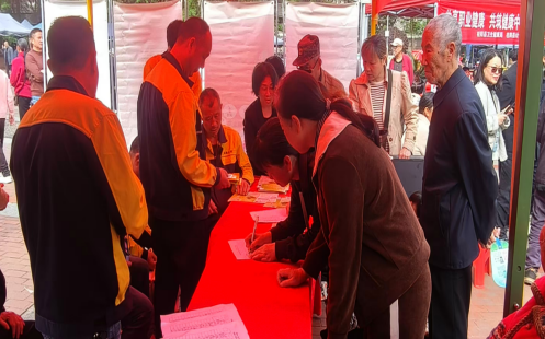 桂阳县开展第38个爱国卫生月宣传活动