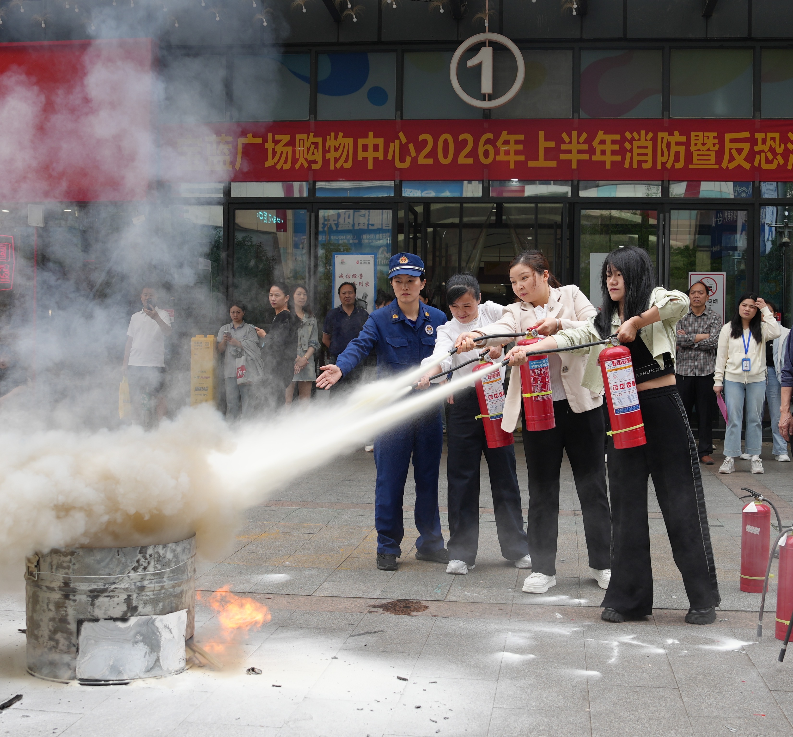 安全生产在线|县消防救援局：“沉浸式”消防安全专项活动筑牢节日安全防线