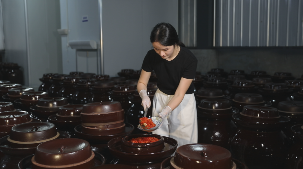 95后音乐老师返乡创业 老坛菜飘出“家乡味道”