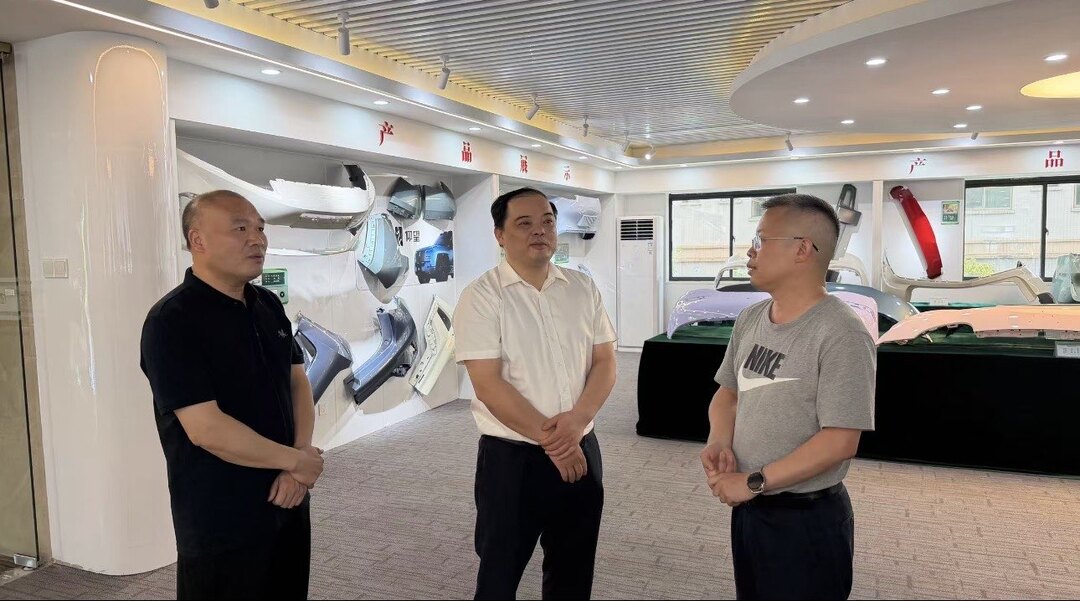 李志强开展“企业服务年”走访帮扶活动