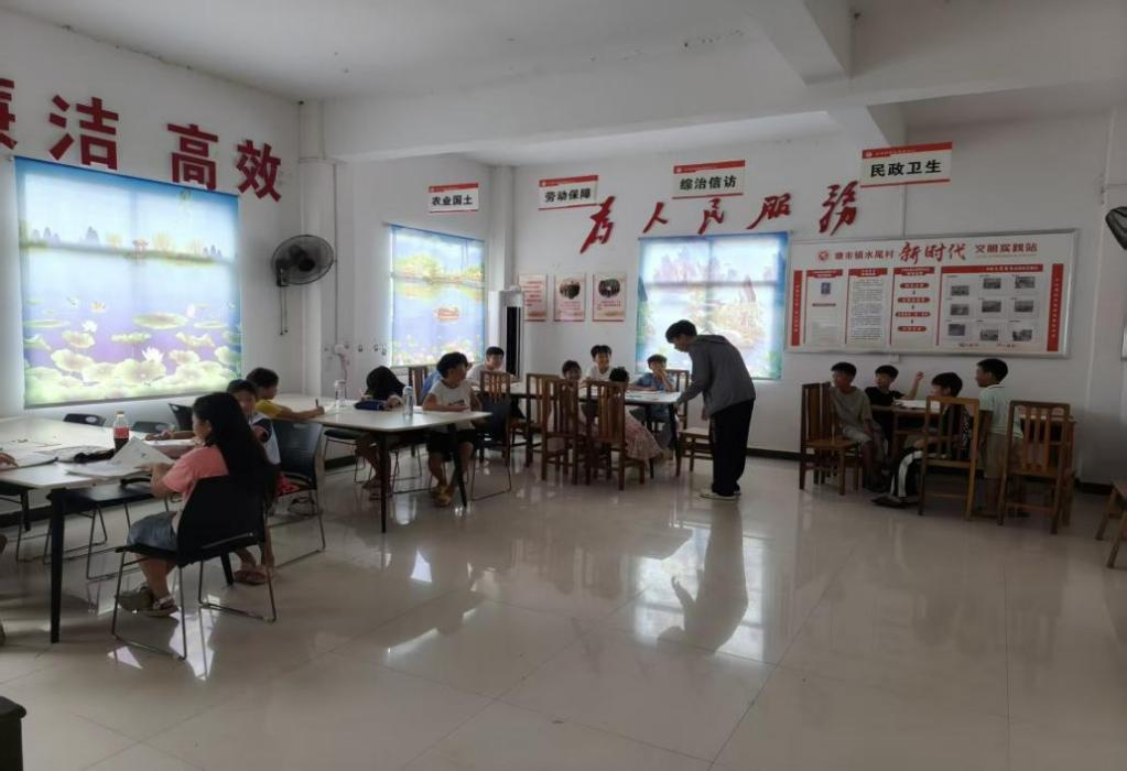 塘市镇水尾村疏堵结合打好防溺水“组合拳”