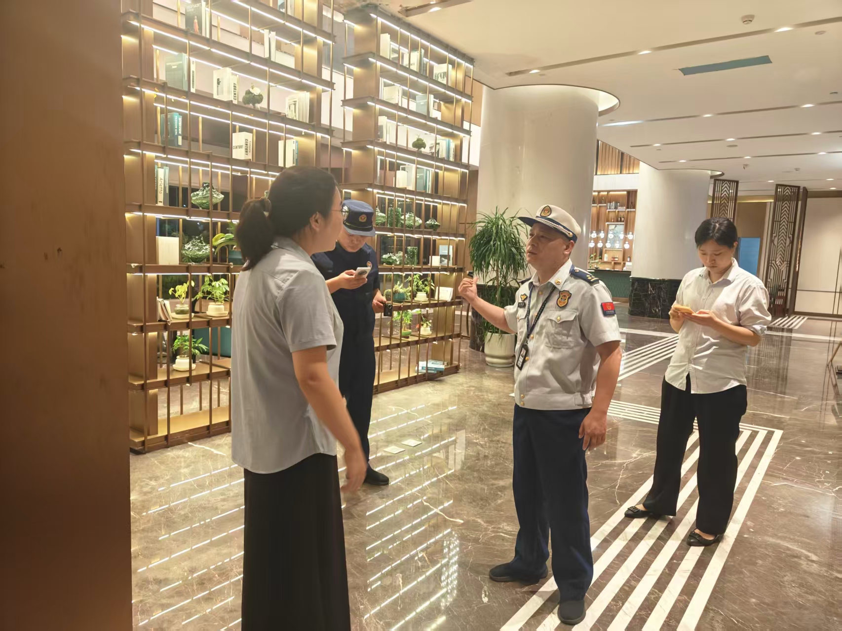 安全生产隐患大排查大整治 | 县消防救援局开展消防安全集中夜查行动