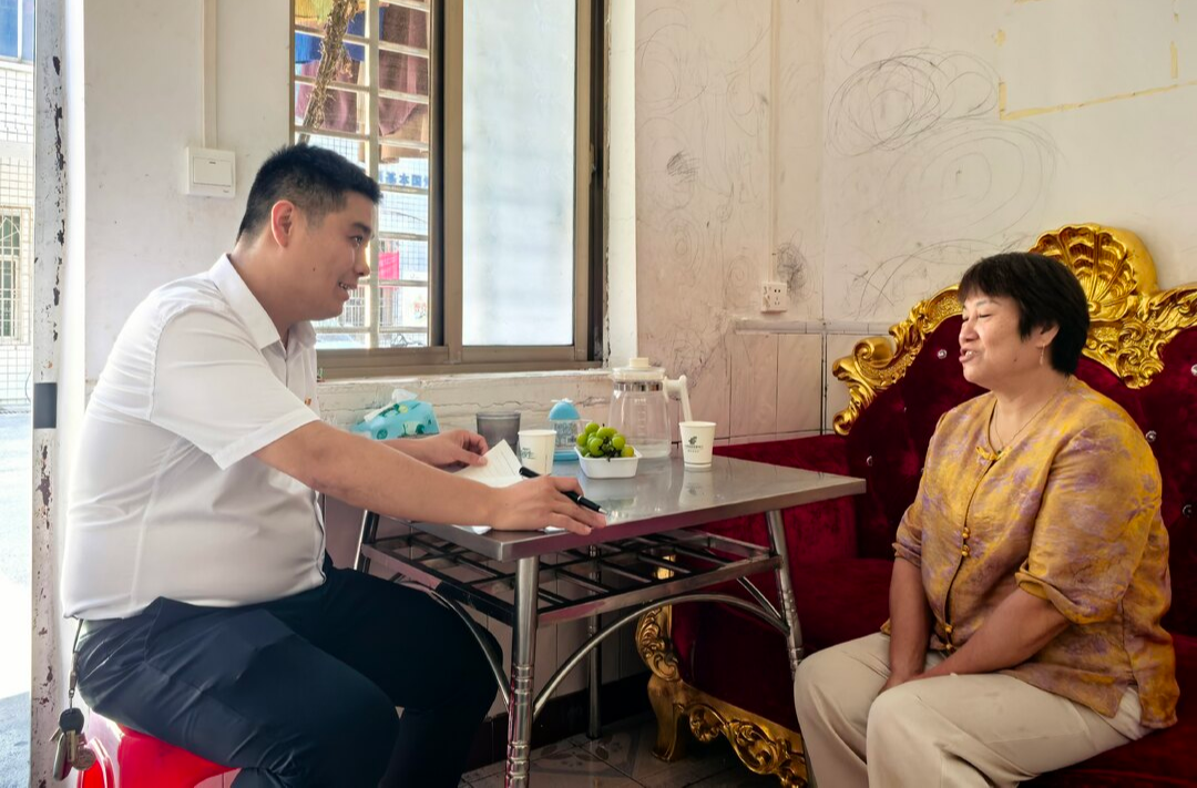 蓝图变实景 实干谱新篇——贯彻县党代会精神·一把手访谈|鹿峰街道十字街社区：让阵地活起来、服务优起来、社区美起来