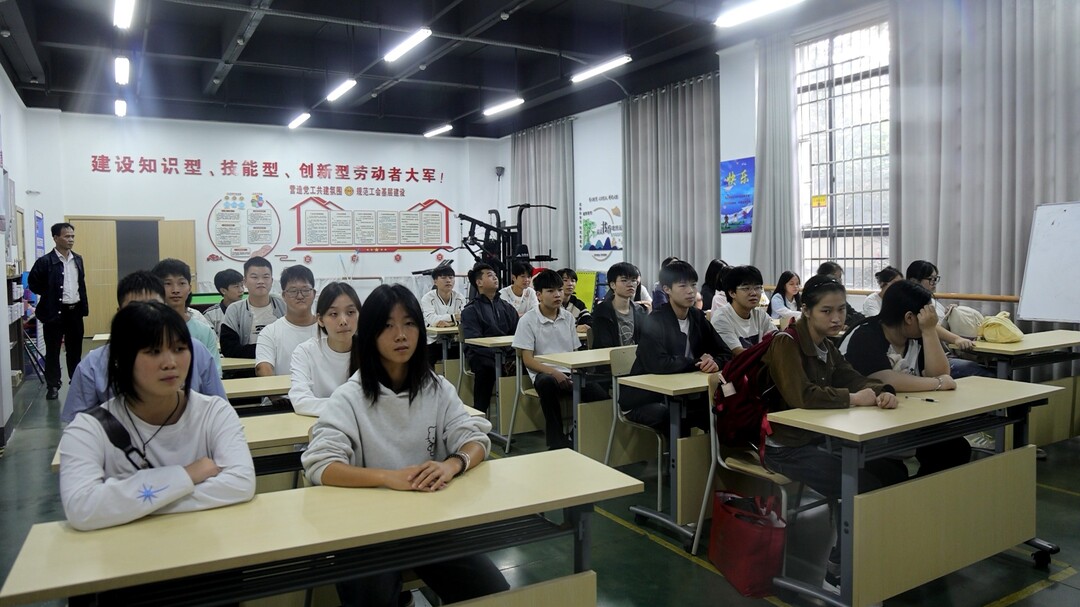 持续深化“六大新行动” 全力实施“开局八好”｜  桂阳高新区企业服务专员牵线  30名职校生入企实习