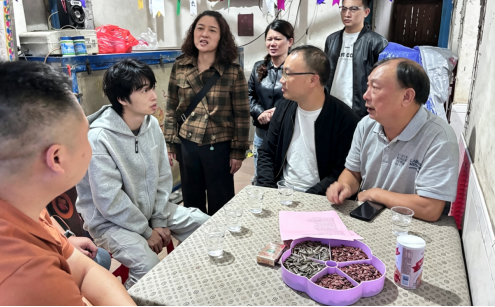 爱心接力十余载 温情护航求学路  ——荷叶镇多方暖心帮扶困境学子逐梦前行