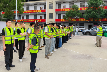 四里镇：党建引领聚合力 筑牢秸秆禁烧“防火墙”