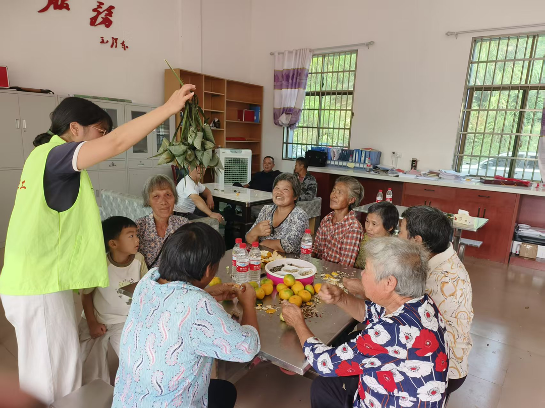 四里镇和谐村：党群连心 粽享中秋