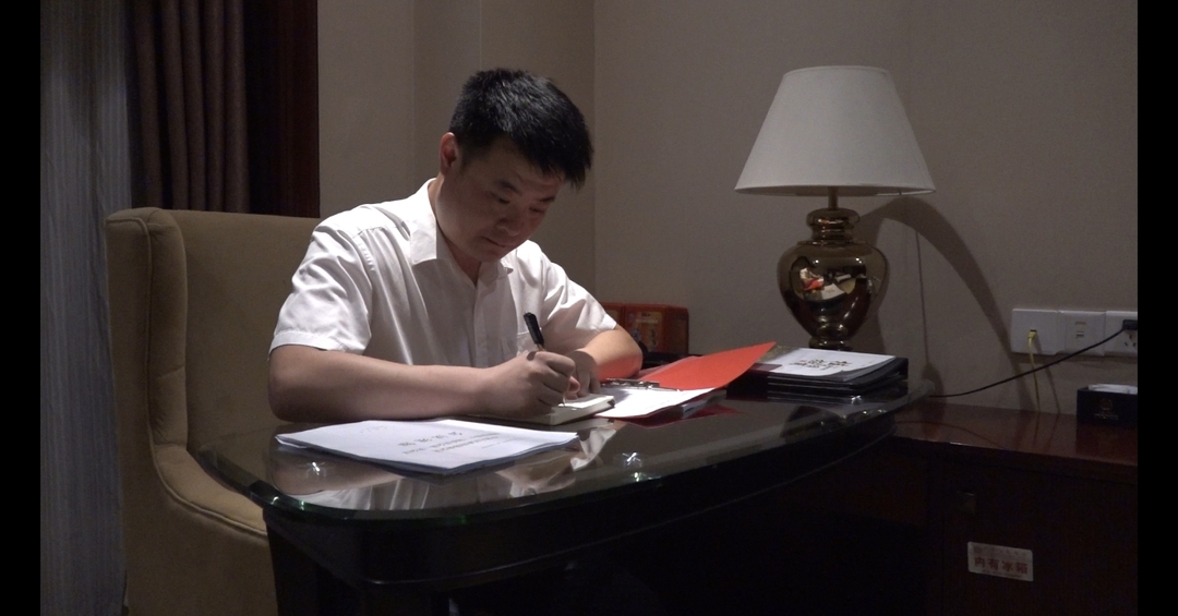 聚焦两会|委员精心撰写提案 共谋高质量发展