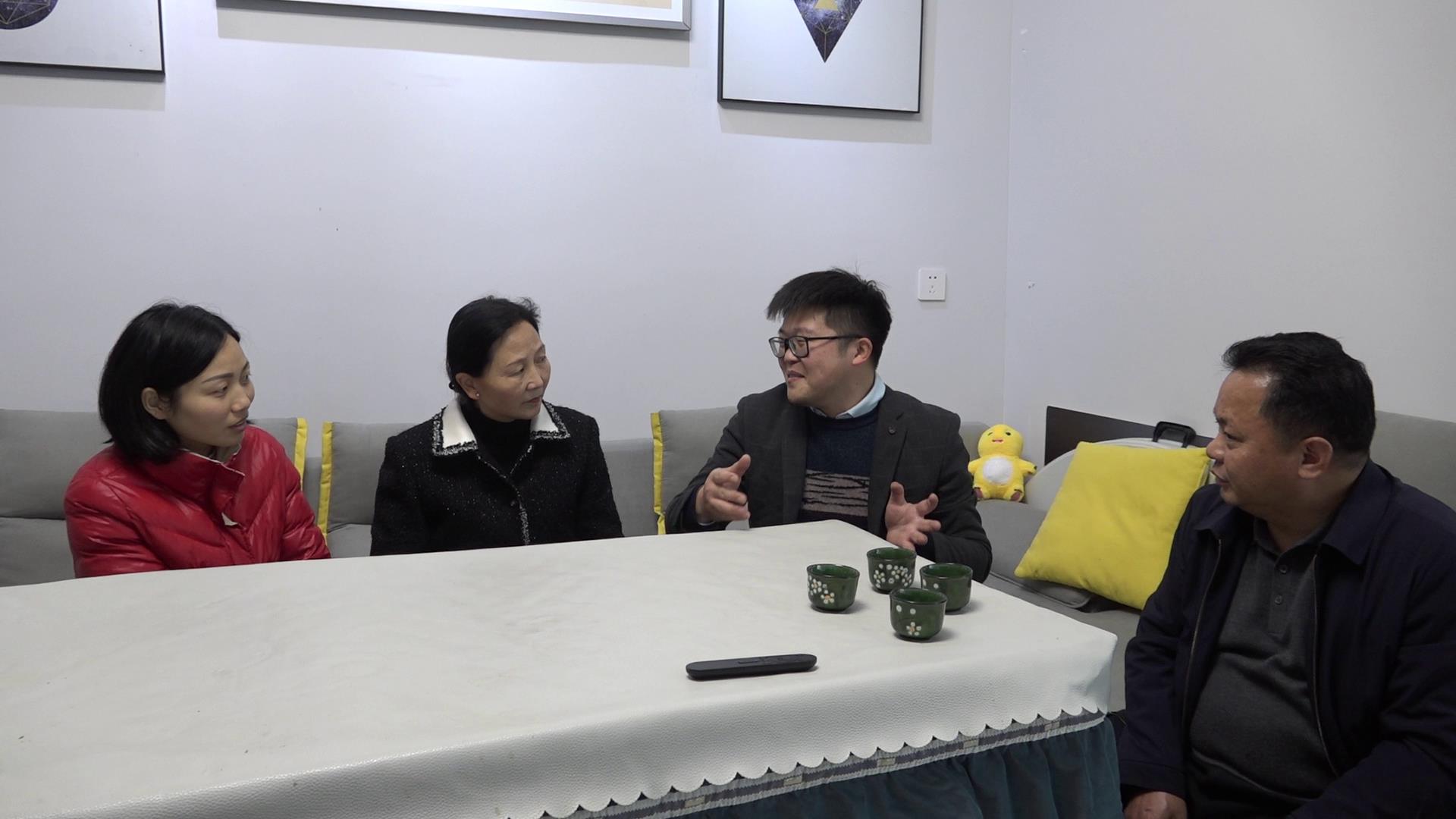 县总工会走访慰问困难劳模